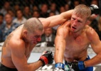 Desafiante surpreende, dá show e toma o cinturão de Renan Barão no UFC - Getty Images