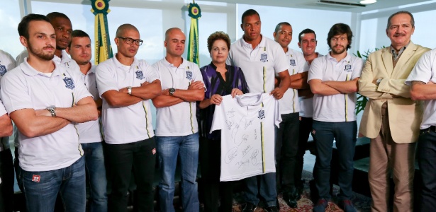 Bom Senso FC em reunião com a presidente Dilma Rousseff, candidata à reeleição - Pedro Ladeira/Folhapress