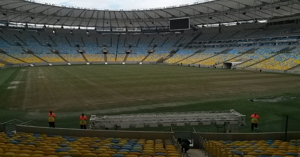 Maracanã apresenta gramado desgastado a 20 dias de receber seu primeiro jogo da Copa