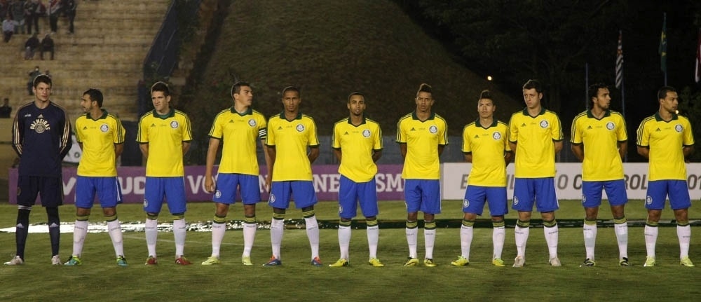 Jogadores do Palmeiras ficaram perfilados, mas hino nacional não foi executado - Cesar Greco/Ag Palmeiras/Divulgação