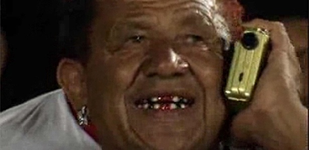 Bacalhau, torcedor do Santa Cruz que tingiu os dentes com as cores do seu clube - Reprodução/ESPN Brasil