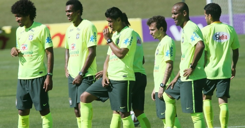Seleção brasileira treina finalizações na atividade desta sexta