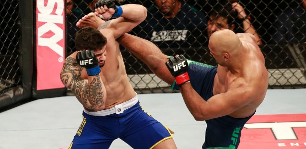 Marcos Rogério "Pezão" (dir.) enfrentará Jeremy Kimball no UFC Denver - Marcello Zambrana/inovafoto