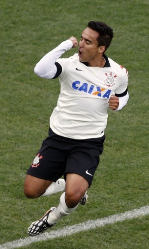01. jun. 2014  - Jadson comemora o 1° gol do Corinthians no Itaquerão