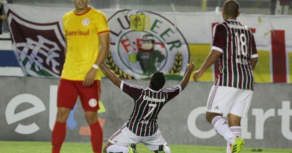 Jean comemora gol de empate do Fluminense contra o Internacional