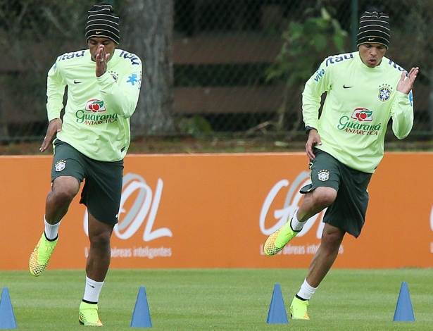 03.06.14 - Thiago Silva e Paulinho treinam na Granja Comary