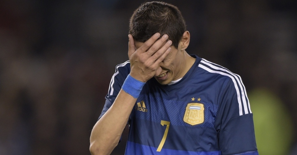 04.jun.2014 - Di María lamenta chance de gol perdida em amistoso da Argentina contra Trinidad e Tobago