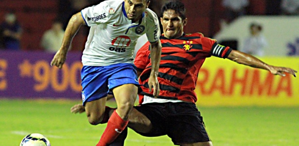 Durval defende o Sport Recife, pelo qual já conquistou cinco títulos estaduais - Renato Spencer/Getty Images Sport