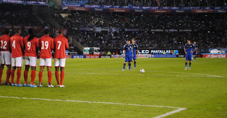 Argentina venceu por 3 x 0 o primeiro de dois amistosos que faz antes da Copa do Mundo