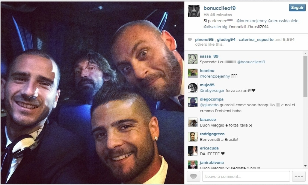 Bonucci, Insigne, Pirlo e De Rossi tiram selfie no avião durante embarque para o Brasil