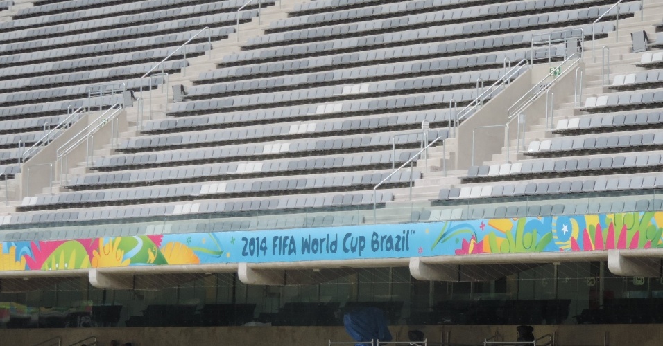 Detalhe da decoração da Fifa dentro da Arena da Baixada