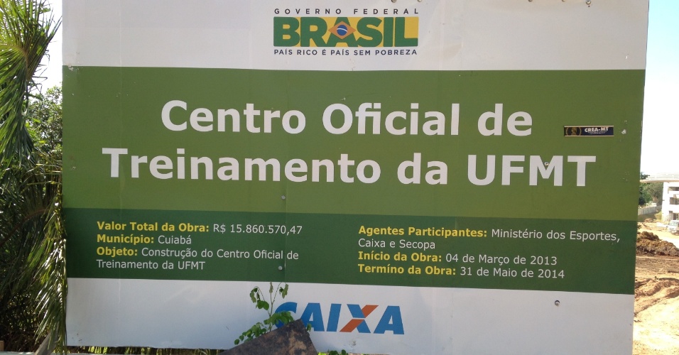 07.jun.2014 - A seis dias do primeiro jogo da Copa de 2014 em Cuiabá, COT (centro oficial de treinamento) da UFMT, único liberado pela Fifa na cidade, ainda é canteiro de obras