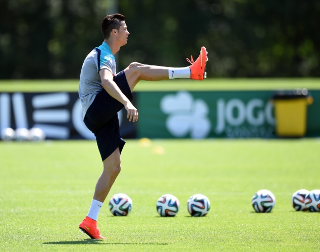 Capitão da seleção de Portugal, atacante Cristiano Ronaldo treina no Florham Park, em Nova Jersey