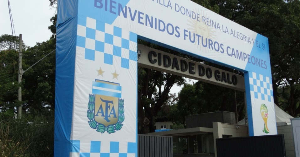 Cidade do Galo espera por Messi e companhia com azul e branco, mas Atlético-MG minimiza 'mutação'