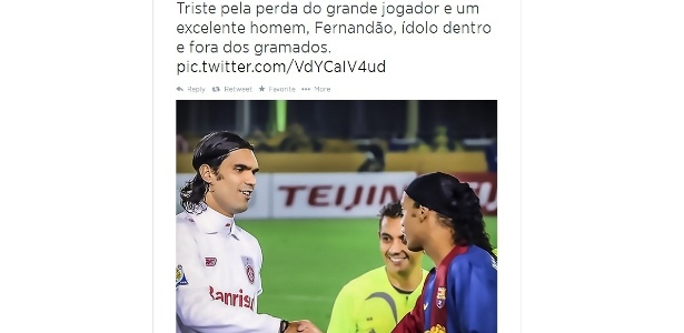 Ronaldinho postou foto no Twitter cumprimentando Fernandão antes da decisão do Mundial de 2006 - Reprodução/Twitter