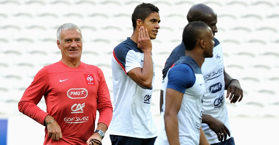 Técnico Didier Deschamps comanda treino da seleção da França no estádio Pierre-Mauroy, casa do Lille em Villeneuve d'Ascq