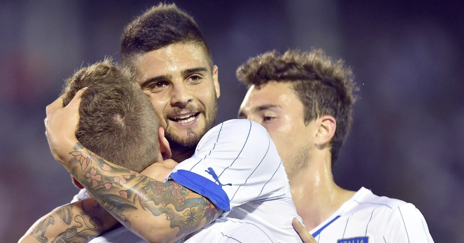 Jogadores italianos comemoram primeiro gol em amistoso contra o Fluminense, em Volta Redonda