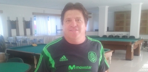 Técnico mexicano Miguel Herrera no Hotel Recanto dos Alvinegros, no CT Rei Pelé, em Santos-SP