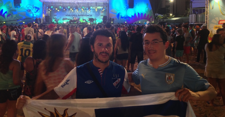 Torcedores uruguaios marcam presença na Fan Fest