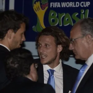 Diego Forlán, melhor jogador da Copa de 2010, desembarca em Minas Gerais para a disputa do Mundial no Brasil - undefined
