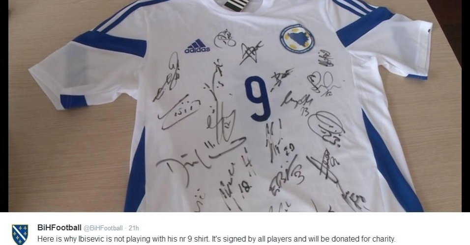 Camisa de Ibisevic assinada por jogadores da Bósnia