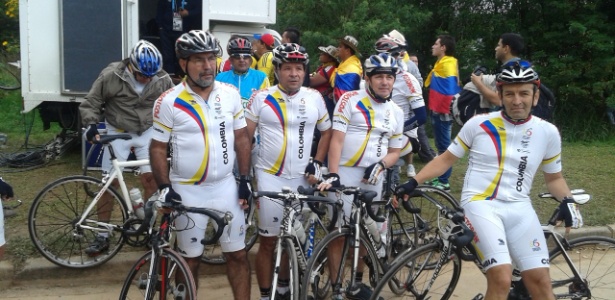 Ciclistas colombianos que pedalaram 20 mil km para assistir à Copa no Brasil