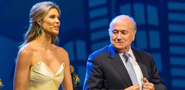 Fernanda Lima cornetou o lateral da seleção brasileira