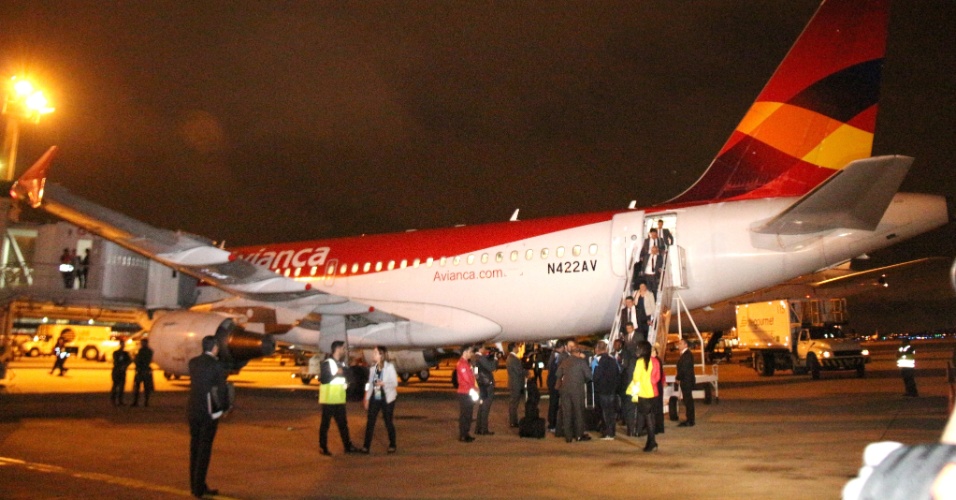 Seleção da Costa Rica desembarca no Aeroporto de Guarulhos para a Copa do Mundo