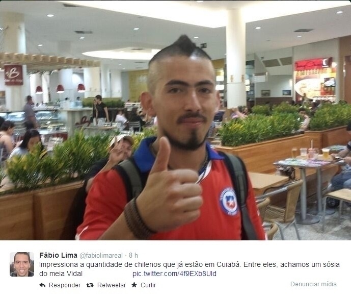 Fábio Lima postou uma foto com um torcedor muito parecido com o jogador Vidal, do Chile. Mande sua foto com um gringo: use a hashtag #uolnacopa no Instagram ou Twitter. Você também pode enviar um WhatsApp para (11) 94288.3664