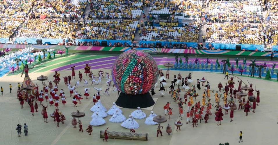 12.jun.2014 - Cerimônia de abertura da Copa do Mundo no Itaquerão
