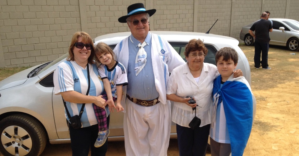 Hugo rodou mais de 2.800 quilômetros com a filha (esq) Carolina, os netos Ornella, Máximo e a esposa Graziela