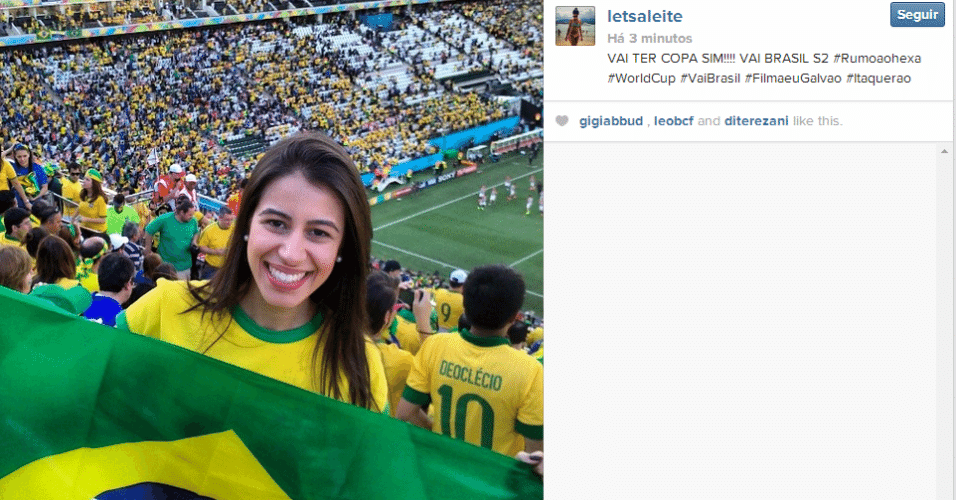 Torcedora exibe bandeira do Brasil em arquibancada no Itaquerão. Mande sua foto no Itaquerão: use a hashtag #uolnacopa no Instagram ou Twitter. Você também pode enviar um WhatsApp para (11) 94288.3664