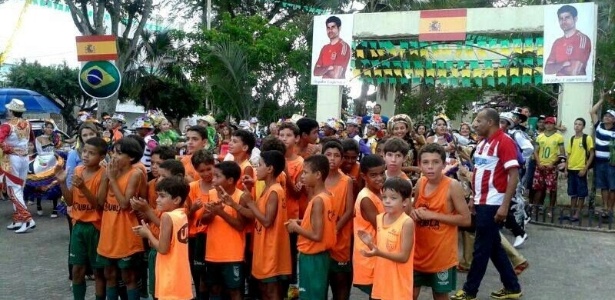 Crianças de escolinha de futebol em Lagarto acompanham estreia de Diego Costa com a Espanha na Copa