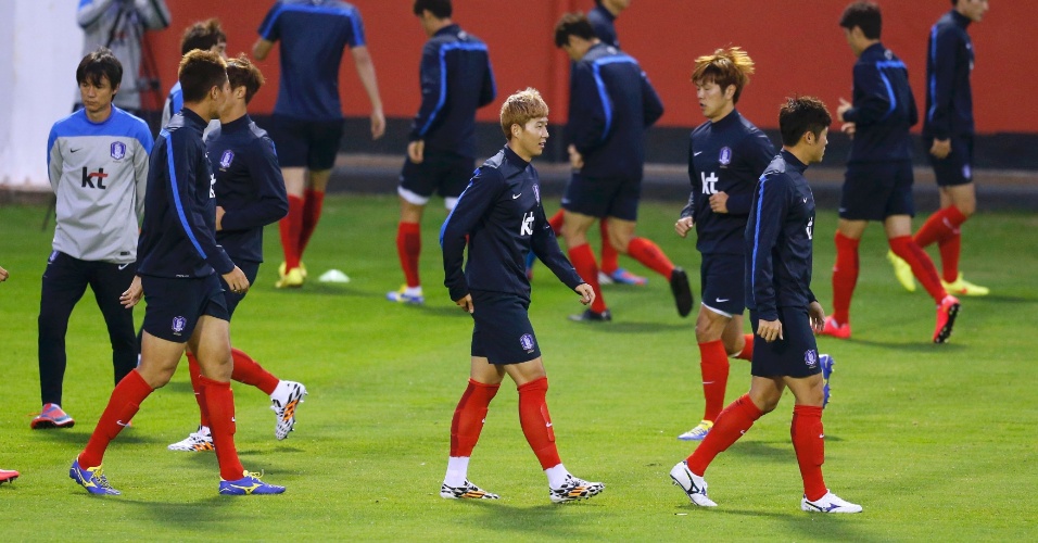 Jogadores da Coreia do Sul participam de treino na cidade de Foz do Iguaçu