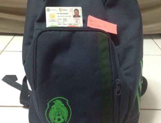 Eric Tejeda esqueceu a mochila dentro de um ônibus coletivo de Natal na volta de jogo do México contra Camarões. A enfermeira Luzimar Nascimento estava ao lado do turista e recolheu a mala, levando para a residência onde trabalha, em Natal