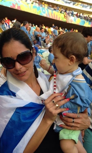Benjamin, sobrinho de oito meses de Luis Suarez, vai ao Castelão com a mãe Giovanna