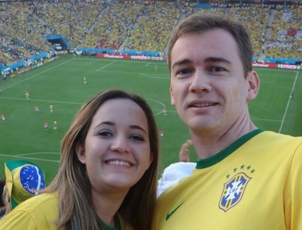 O casal Janny e André, de Jundiaí, aproveitou o Dia dos Namorados para ver a estreia do Brasil na Copa. Mande sua foto no Itaquerão: use a hashtag #uolnacopa no Instagram ou Twitter. Você também pode enviar um WhatsApp para (11) 94288.3664