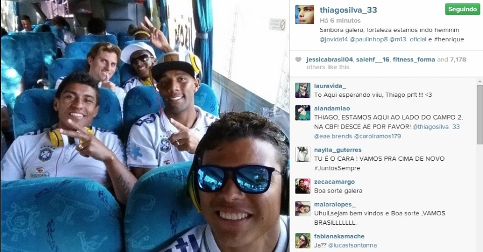 Jogadores da seleção brasileira já estão no ônibus a caminho do aeroporto para viagem a Fortaleza, onde o Brasil joga contra o México