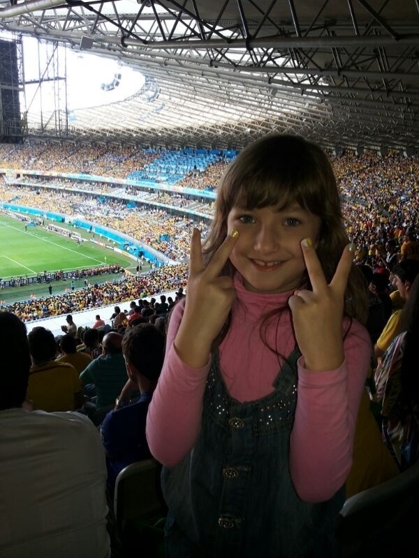 Yasmin no Mineirão marcando presença na Copa. Mande sua foto no estádio: use a hashtag #uolnacopa no Instagram ou Twitter. Você também pode enviar um WhatsApp para (11) 94288.3664