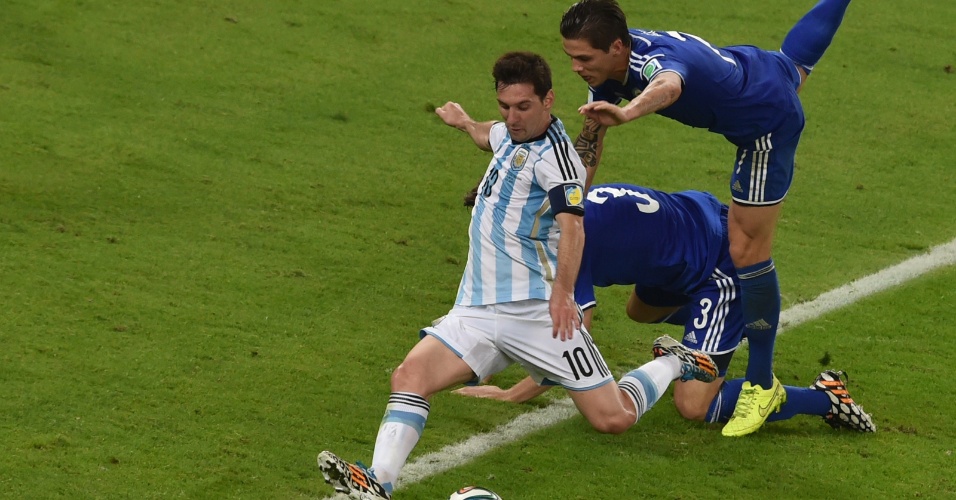 Messi deixa marcadores da Bósnia para trás em marca o segundo da Argentina no Maracanã