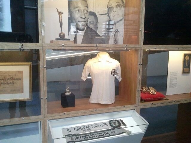 Museu Pelé conta com mais de 2.500 itens que retratam a carreira do ex-jogador
