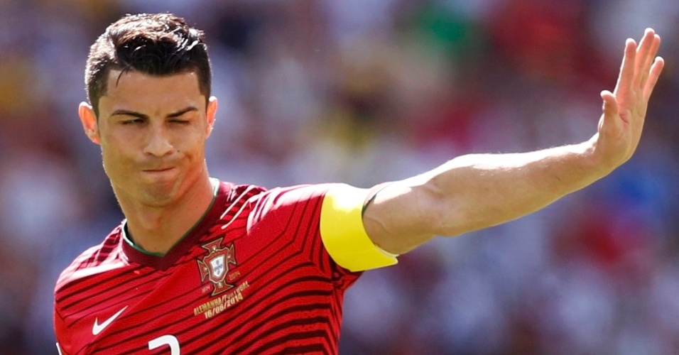 Cristiano Ronaldo gesticula durante confronto entre Portugal e Alemanha na Copa do Mundo