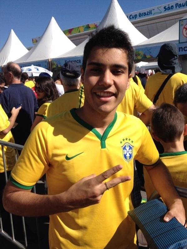 Matheus foi ao Itaquerão para acompanhar a estreia do Brasil.  Mande sua foto no estádio: use a hashtag #uolnacopa no Instagram ou Twitter. Você também pode enviar um WhatsApp para (11) 94288.3664