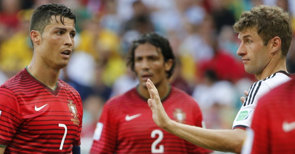 Thomas Muller pede calma para Cristiano Ronaldo na vitória de 4 a 0 da Alemanha sobre Portugal