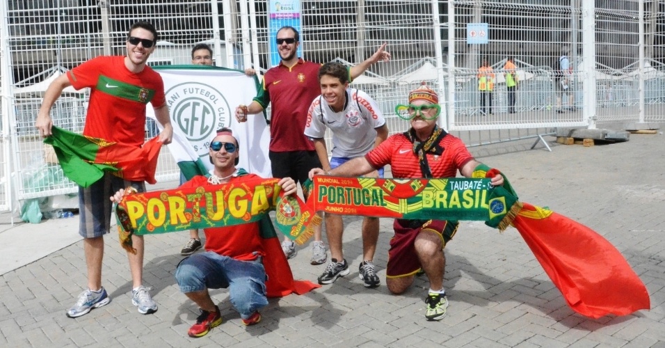 Torcedores brasileiros se juntam a portugueses para acompanhar a partida na Fonte Nova