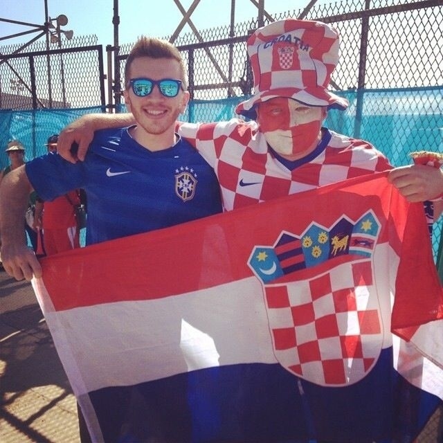 Luiz Taraborelli, de Sorocaba, adotou um croata fanático. Mande sua foto com um gringo: use a hashtag #uolnacopa no Instagram ou Twitter. Você também pode enviar um WhatsApp para (11) 94288.3664