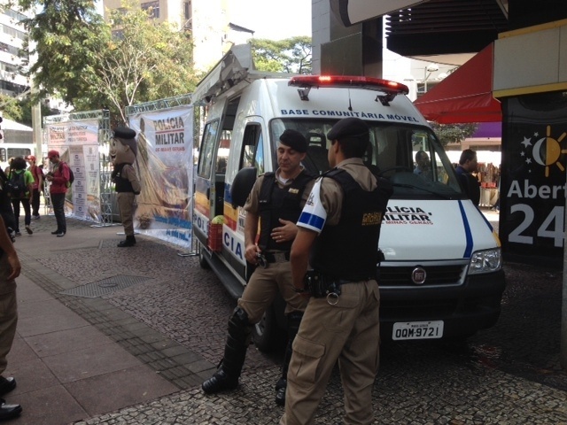 Polícia de Belo Horizonte montou sua base no mesmo local onde seria a concentração de manifestantes