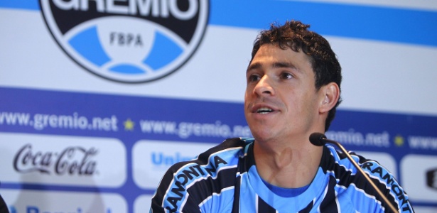 Giuliano sofre com problemas no púbis e pode não jogar mais em 2014 - Site oficial do Grêmio