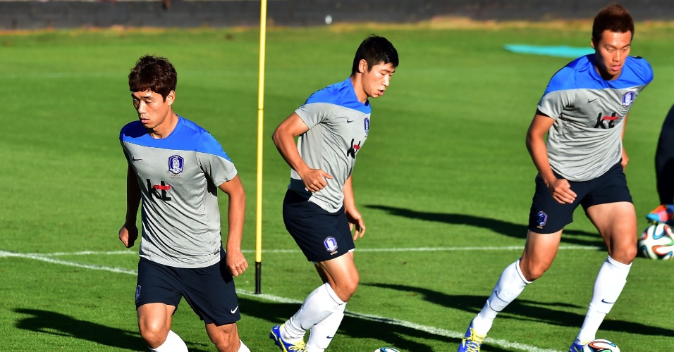 Sul-coreanos treinam em Foz do Iguaçu, se preparando para o jogo de domingo contra a Argélia