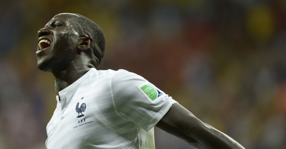 Francês Sissoko não esconde a alegria depois de marcar o quinto gol na vitória sobre a Suíça por 5 a 2